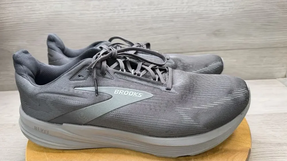 Brooks Revel 8 Running Shoes Primer/Blackened Pearl 110468. Mens 14